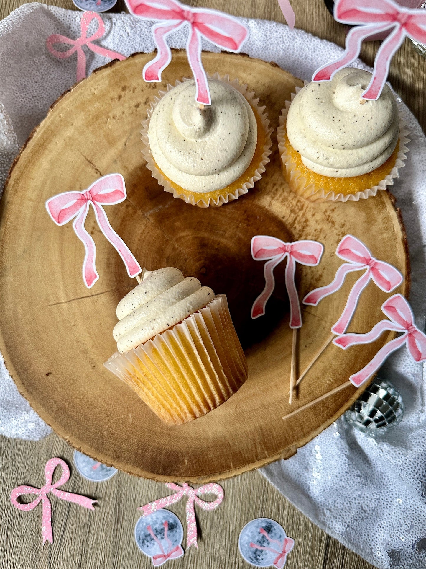 BOW CUPCAKE TOPPERS