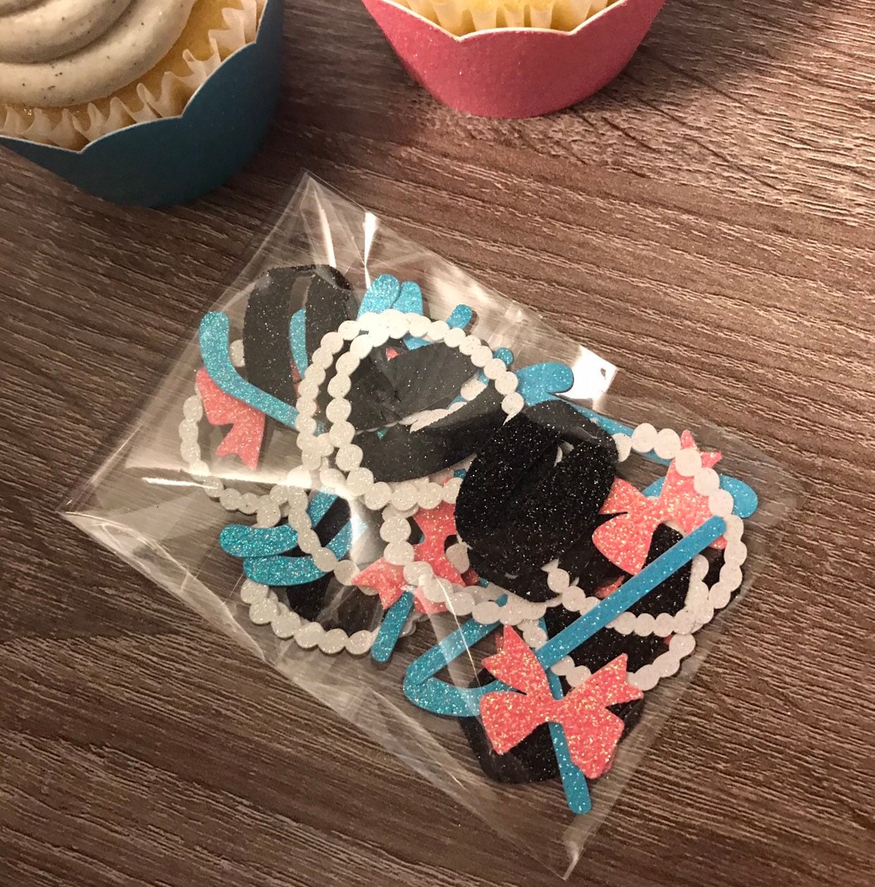40 Piece Hockey Gender Reveal Confetti| Pucks or Pearls Confetti| Hockey Confetti| Hockey Decor| Gender Reveal Confetti| Gender Reveal Party