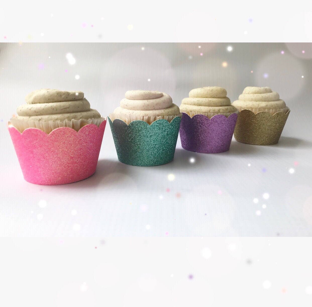 SCALLOPED CUPCAKE WRAPPERS